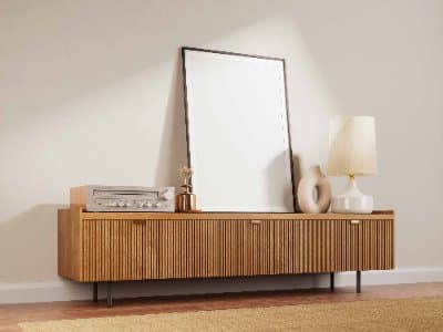 Free_Poster_Mockup_2_Blank